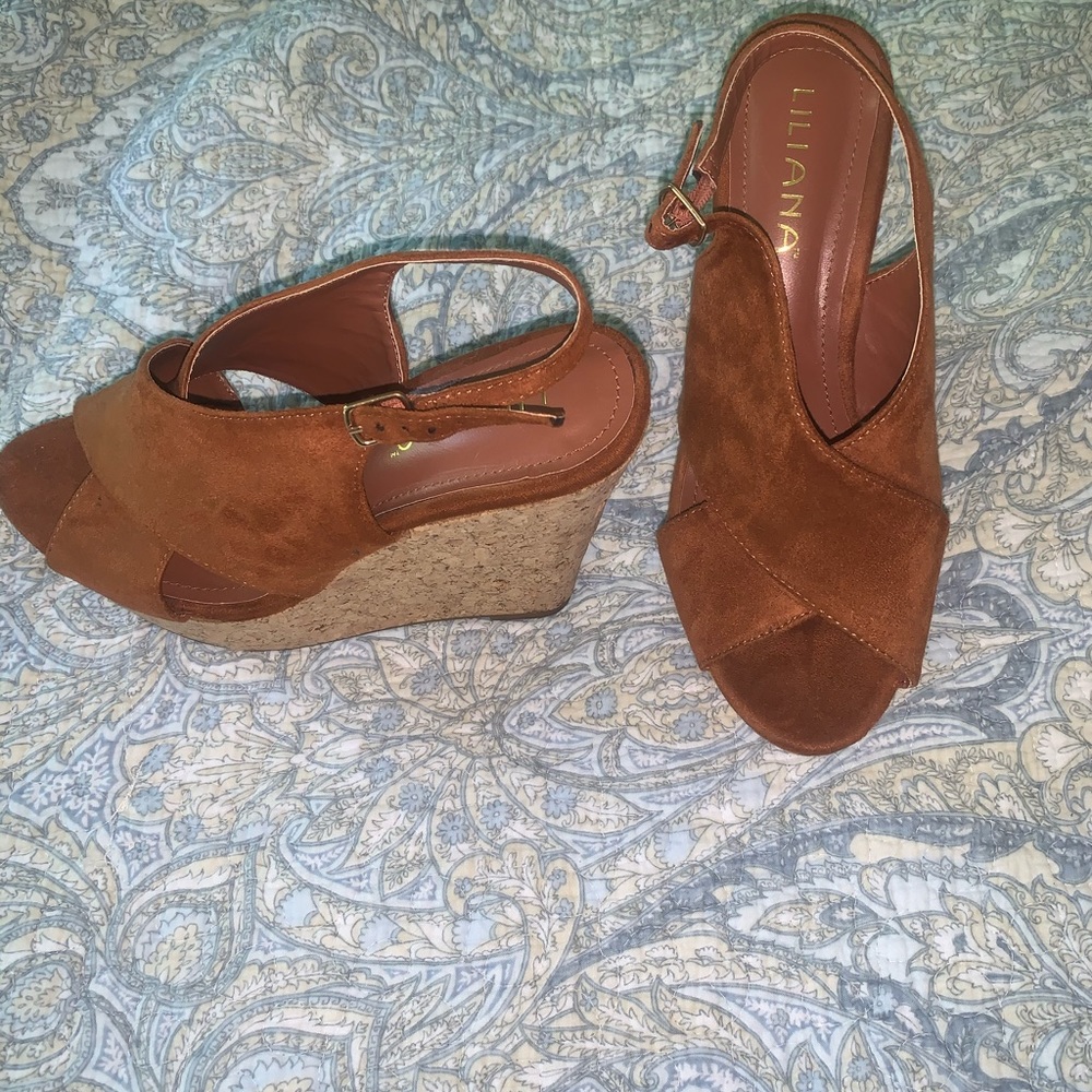tan heels